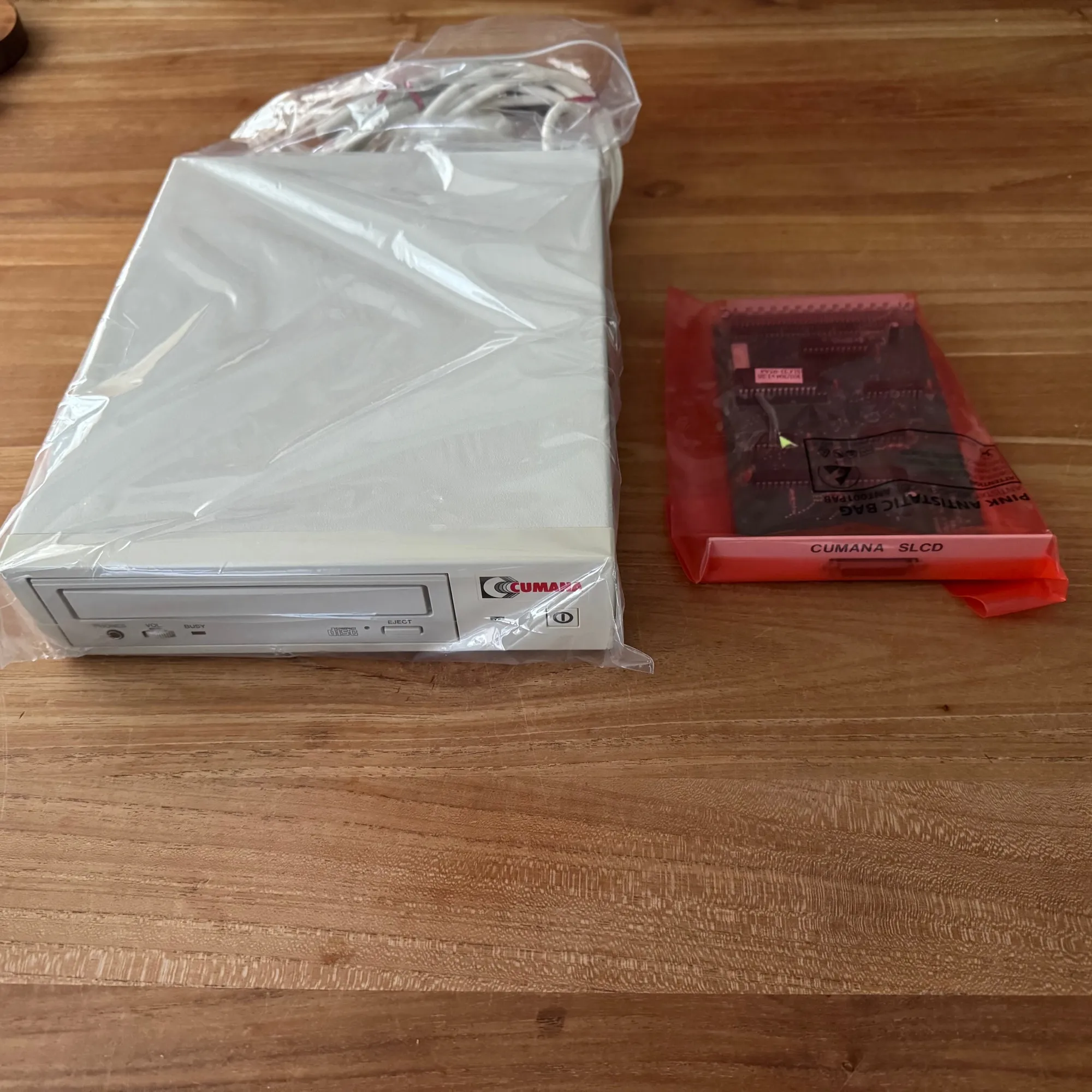 Added a Cumana SLCD CD-Rom drive to my Acorn Archimedes A310.

#Retro #RetroComputing #AcornArchimedes #RiscOS #Cumana