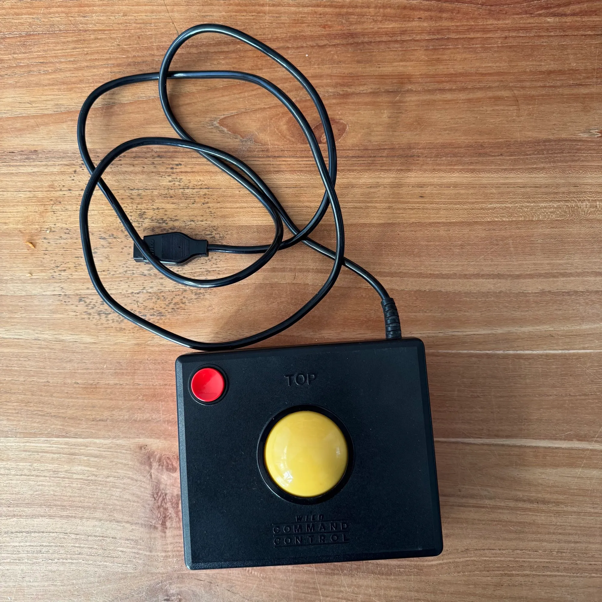 Addition to my Wico joystick collection: a Wico Trackball.

#8bit #retro #commodore #c64 #wico