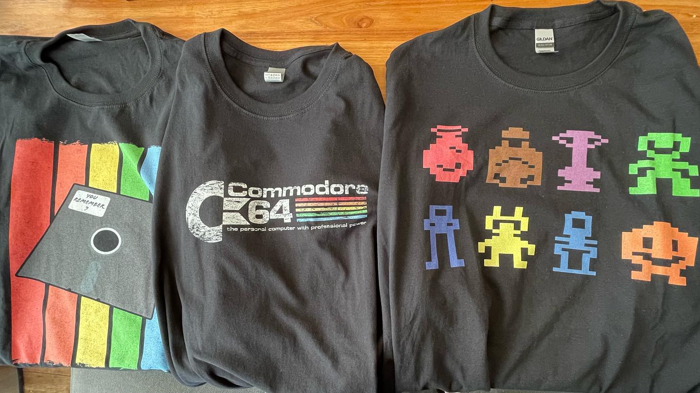 New t-shirts.
#retro #8bit #commodore #525floppy #mule