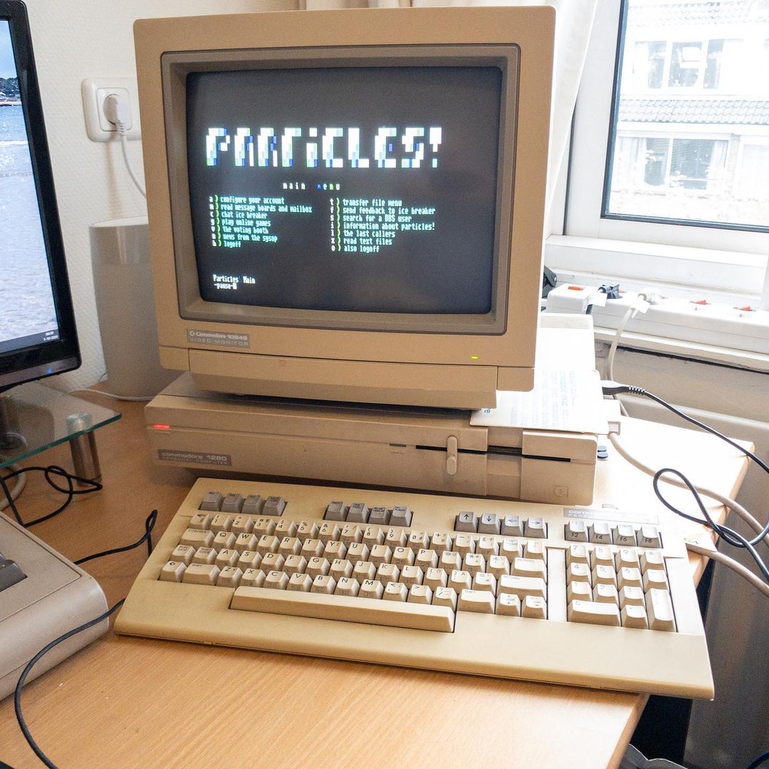 Old school BBSing. Only now over internet in stead of dial up 😉#retro #8bit #commodore #c128d #bbs